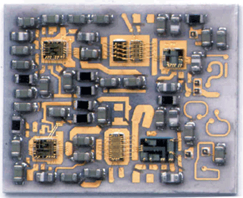 《圖五　BGY281，三頻GSM TX-FEM》