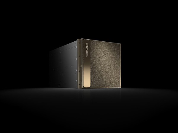 图2 :  NVIDIA DGX-2 (Source: NVIDIA)