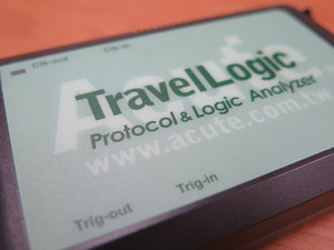 图一 : 皇晶科技TravelLogic 4000系列支援20多种通讯协定硬体分析与触发功能，并提供x86与x64软体等支援。