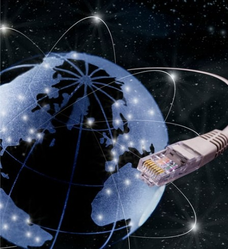 圖二 :  VLC的工程挑戰集中在距離、吞吐與視角三者的拉扯。