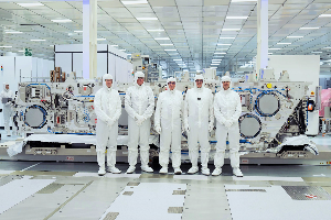 图一 : imec近日宣布所采购的ASML最新EXE:5200高数值孔径极紫外光（high-NA EUV）微影系统已顺利到厂，