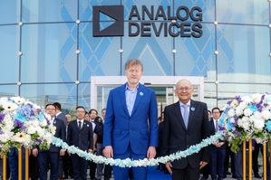 图一 : Analog Devices 执行长暨董事会主席Vincent Roche(左)与Analog Devices泰国董事总经理Wirat Sri-amonkitkul (右) 共同出席ADI泰国先进制造工厂剪彩仪式