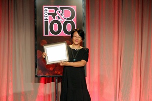 2013年第51屆R&D 100 Awards 全球百大科技研發獎，財團法人資訊工業策進會智慧網通系統研究所今年以「CraneAbide貨櫃碼頭調度先進技術」與「BestLINK無線專網行動監控系統」榮獲雙料大獎