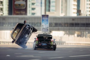 FORD Fiesta搭載國際引擎大獎常勝軍EcoBoost 125引擎，以多項安全配備與車用科技，重新定義小型掀背車市場。