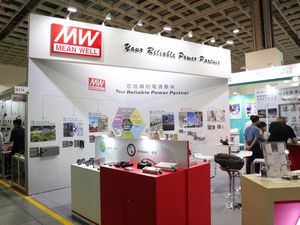 在2018 TAITRONICS台北國際電子產業科技展中，明緯展出一系列智慧化電源供應器產品。(攝影／王明德)