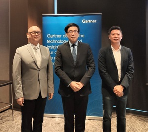 图左到右：Gartner资深合夥人龚培元、Gartner??总裁暨台湾区总经理廖铭仁和Gartner资深研究总监吕俊宽（摄影／吴雅婷）