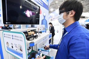 工研院發表全球首創「單鏡頭3D內視鏡取像模組」可減少腦神經外科40%手術失誤率、縮短25%手術時間，成功解決現行顱內手術的痛點。