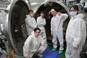 成功大學將打造一台可進行三維量測的高精度「全天型電子靜電分析儀」，圖為成功大學太空環境模擬艙設備。