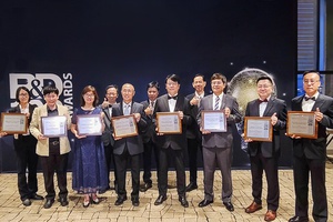 工研院勇奪8項「R&D 100 Awards全球百大科技研發獎」，獲獎同仁於美西時間16日親赴現場領獎。