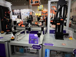 德商igus今年以「Go Zero从零到永续」为主题，持续推广e-skin flat无尘室拖链、iglidur环保轴承与RBTX低成本机器人线上平台。