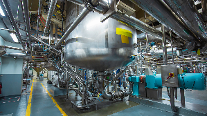 洛克威爾自動化持續深化數位自動化及AI技術整合，將協助化工產業打造透明且合規的生產架構。