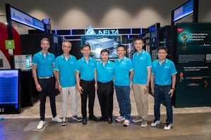 电源及零组件事业群执行??总裁史文景(左2)、电源及系统事业群??总裁暨总经理陈盈源(左3)、美洲区总经理曾百全(左4)、资通讯基础设施事业群??总裁暨总经理黄彦文(右3)和风扇暨热传导事业群总经理蔡明熹(右2)