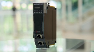 洛克威尔自动化最新控制器 ControlLogix 5590以「高效能 × 整合安全 × 资安防护」三大特性，为核心实现软体无缝整合与多领域控制技术。