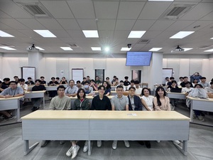 科林研发携手成大智慧半导体及永续制造学院开设「半导体制程技术原理与应用」课程，正式将产业专业知识导入台湾高等教育体系。