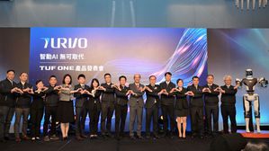 宇隆科技日前由董事长刘俊昌与总经理蔡铭东率领经营团队,於台北首度发表自制TUF-X 概念型人形机器人